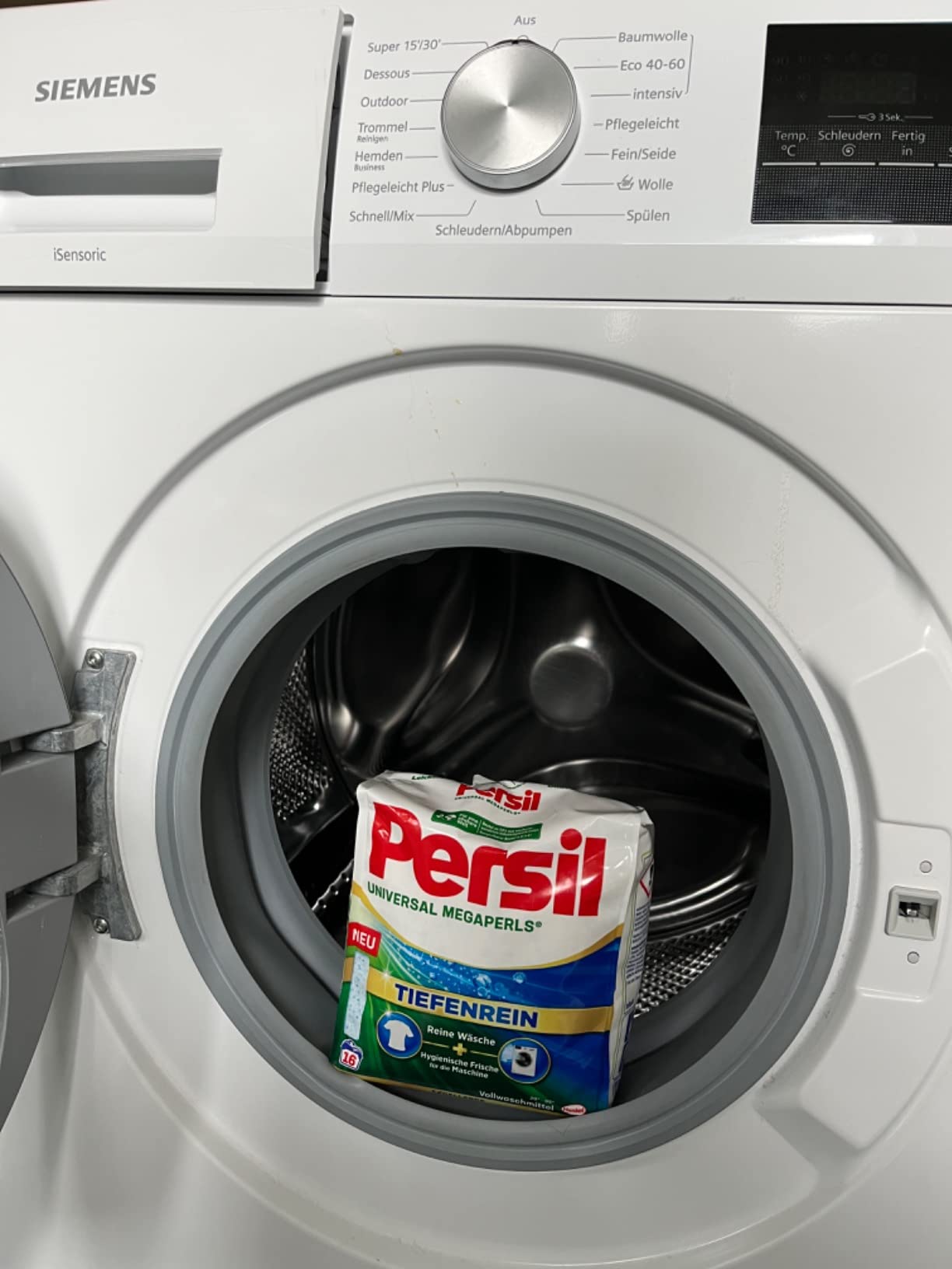 Weiße Wäsche wie neu